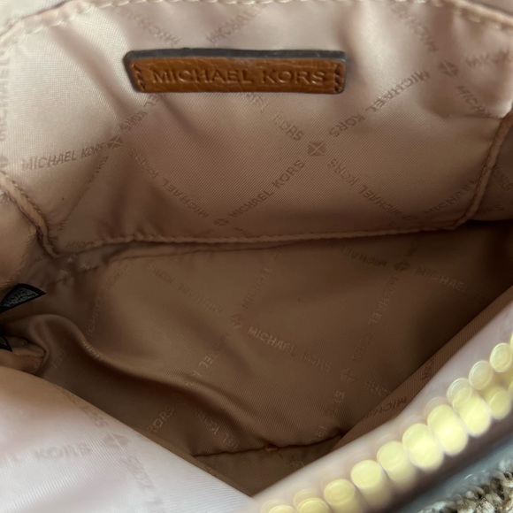 Michael Kors handbag  & small wallet- crossover-in EXCELLENT condition - Picture 7 of 7